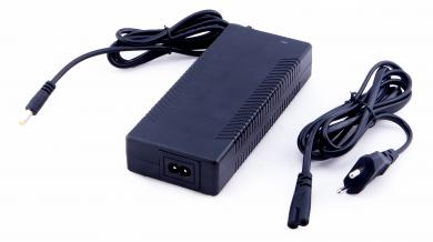 Chargeur 37,4V / 3,5A Petite connecteur